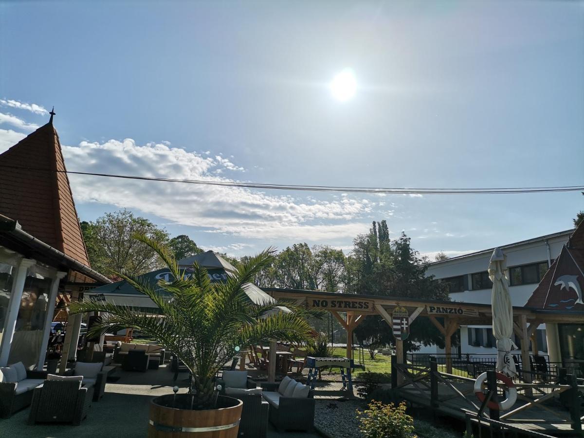 No Stress Panzio-Pizzeria-Sporttabor Bed & Breakfast Harkany Exterior photo